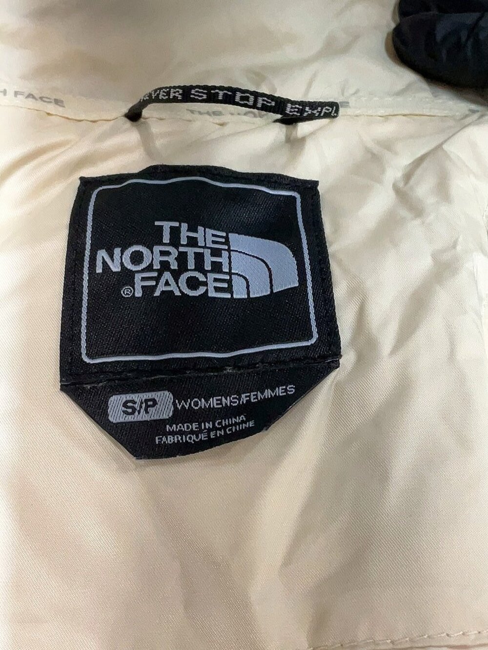 The North Face White Quilted Goose Down Vest β Size S | 550 Fill - Picture 6 of 9